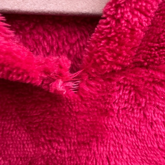 Quiltex 2T Girls Wine Red Plush Hoodie Sweatshirt wit Animal Face - Picture 2 of 6